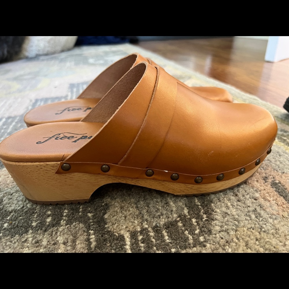 Free People Clogs